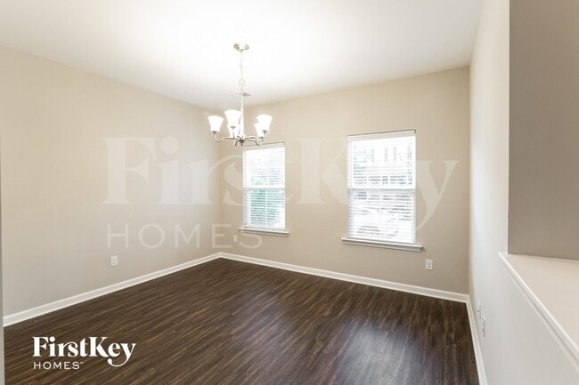 413 Forsythia Ave