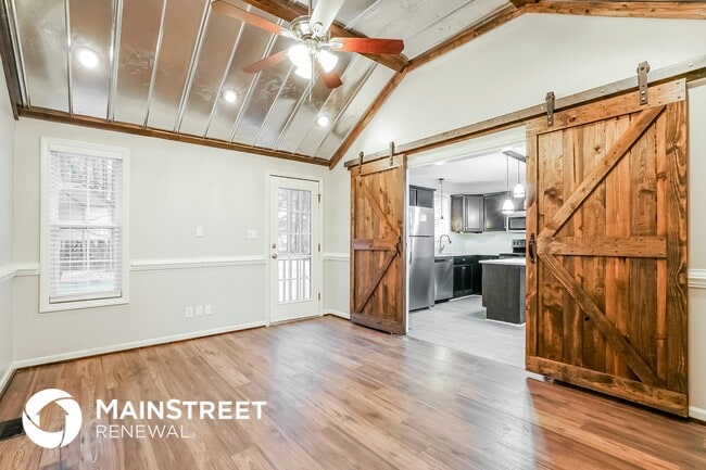 Photo - 241 Sommerset Dr