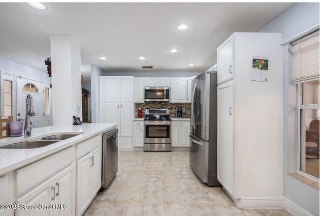 Photo - 1137 Scyphers St NE