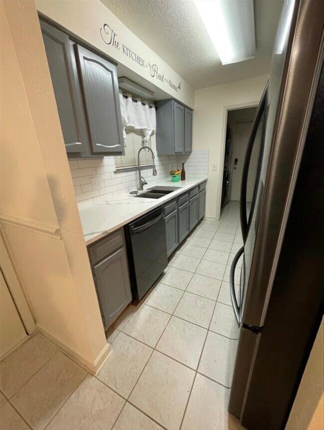Photo - 1323 River Rock Dr