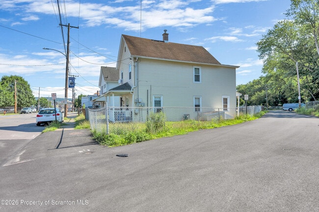 Photo - 987 Providence Rd