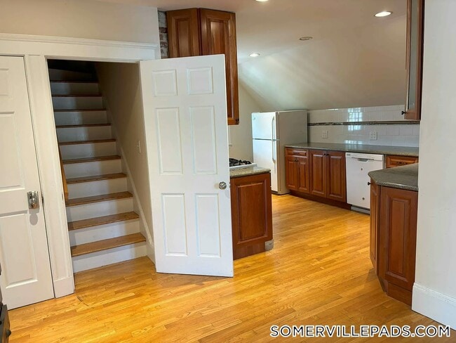 Photo - 50 White St Unit 3