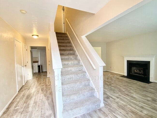 506 Parliament Ln