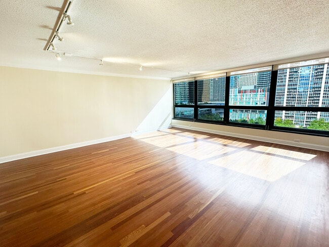 Photo - 360 E Randolph St Unit 807