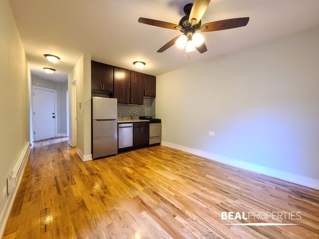 Photo - 819 W Cornelia Ave Unit 1