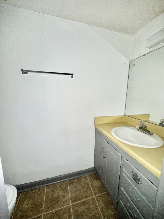 Photo - 405 11th St SW