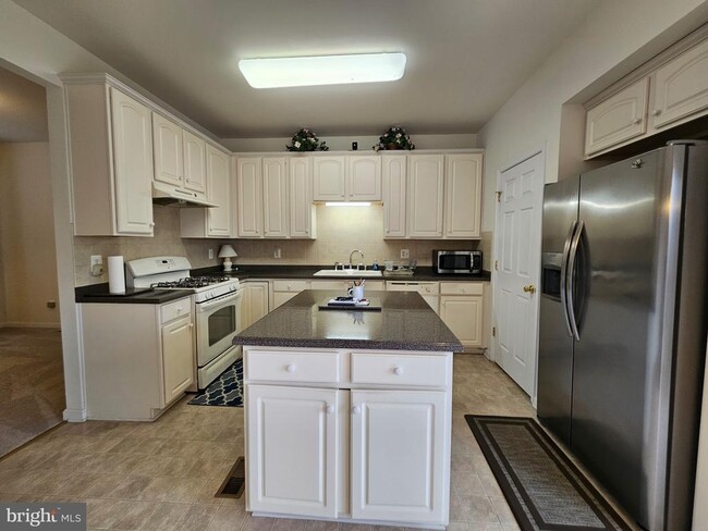 Photo - 1969 Peachtree Ct