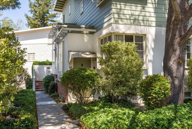 Photo - 230 Eaton Rd