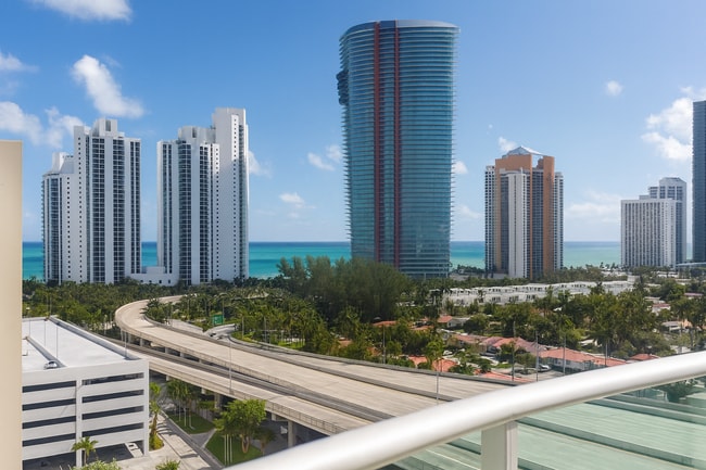 Building Photo - 19390 Collins Ave Unit 1502 Rental