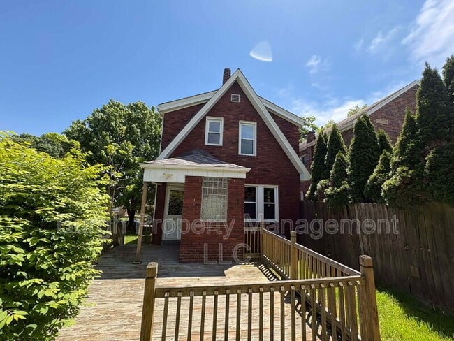 Photo - 1316 Justine St