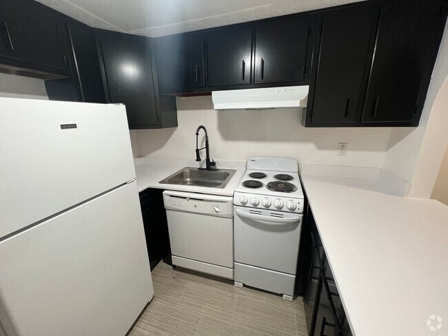 Building Photo - 368 Redding Rd Unit 17 Rental