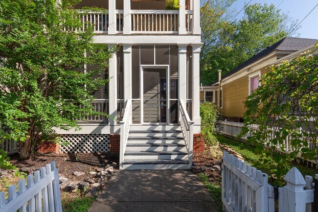 Photo - Spacious 3bd/2.5ba Home w/ Fenced Backyard in Great Location!