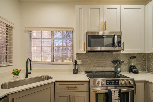 Photo - 7900 E Princess Dr Unidad ID1263178P