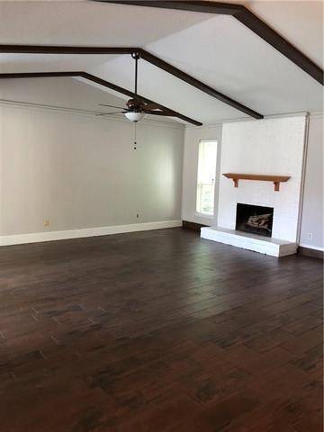 Photo - 637 Red River Dr