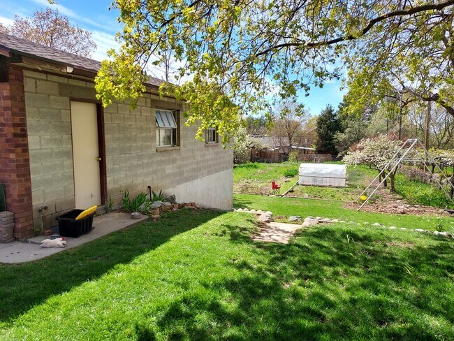 Photo - 3344 S Oakwood St