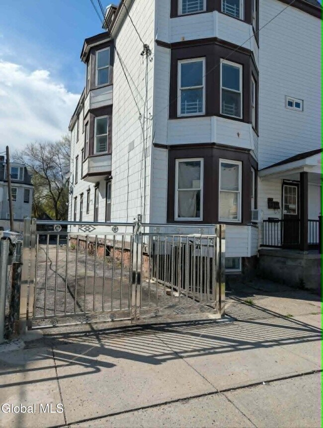 Photo - 120 Degraff St Unit 2