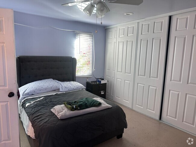 Building Photo - 735 Rembrandt Cir Rental