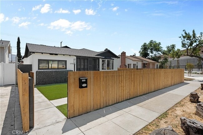 Photo - 1702 Landis St