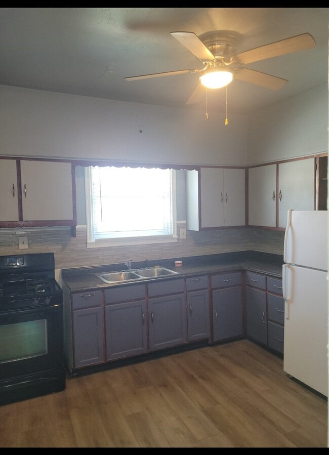 Building Photo - 56 W 113th Pl