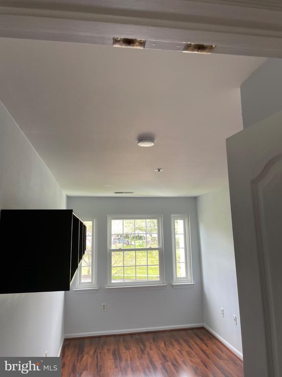 Photo - 8371 Montgomery Run Rd Unidad J