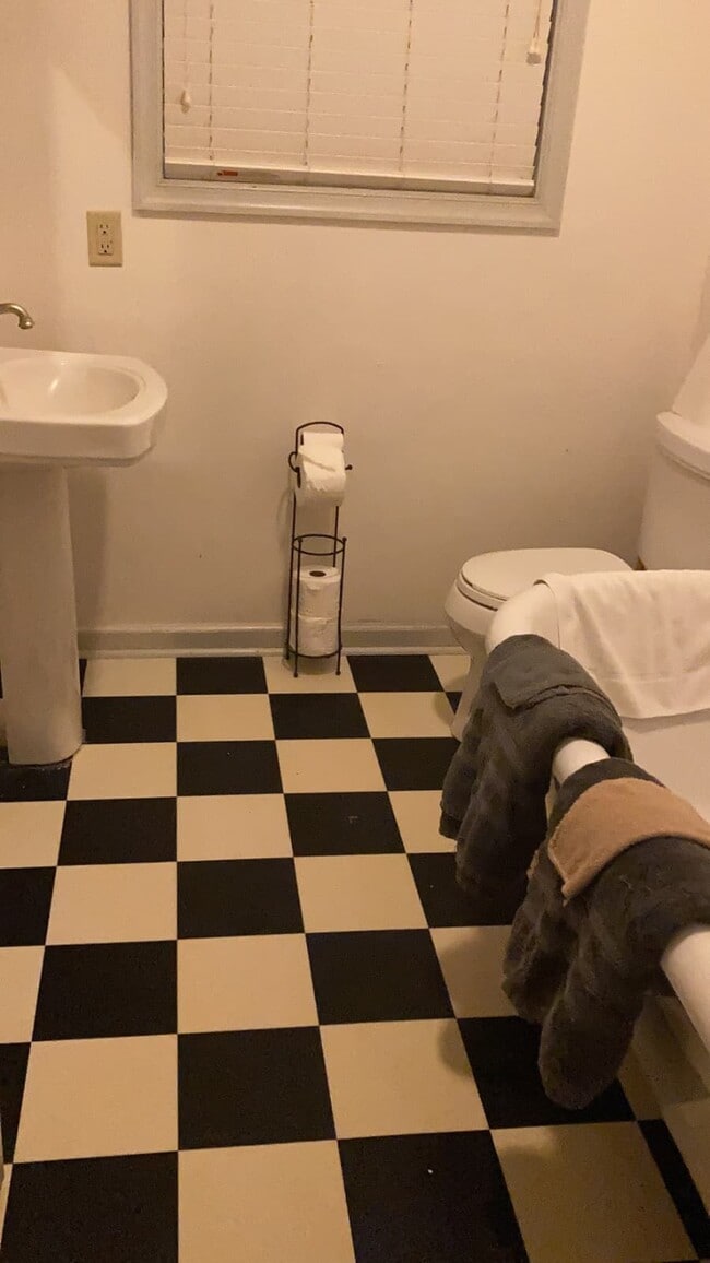 Photo - 1132 Shanghai Rd