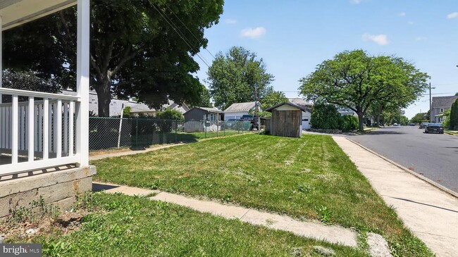 Photo - 334 S Railroad St