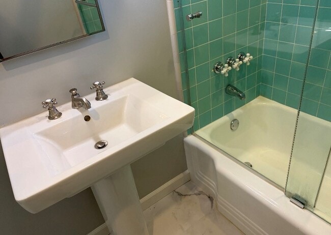 Photo - 4439 Lakeside Dr Unit Apartment A