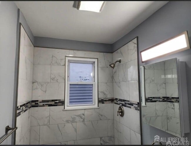 Photo - 723 Parker St