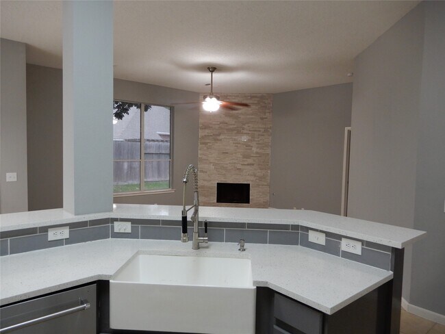 Photo - 1119 Nogales Bend Dr