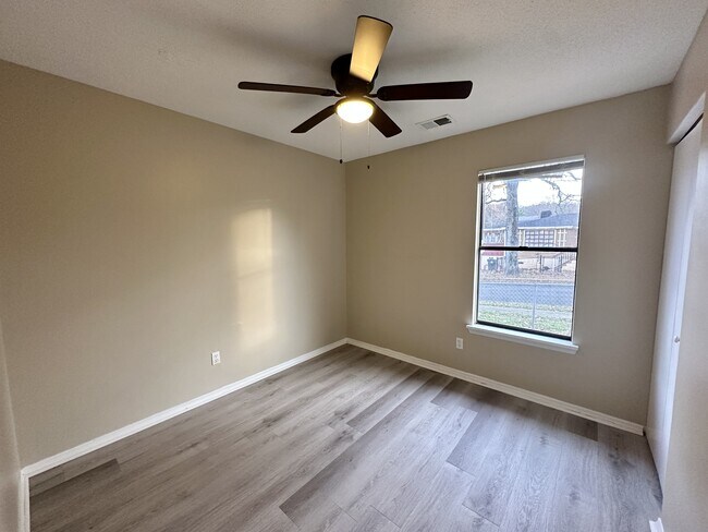 Photo - 1920 15th Way SW