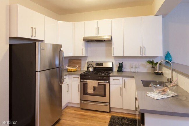 Photo - 1801 Gough St