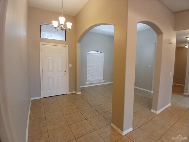 Photo - 19 Ginger Ave