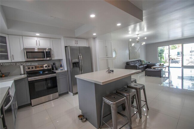 Photo - 2117 NE 123rd St