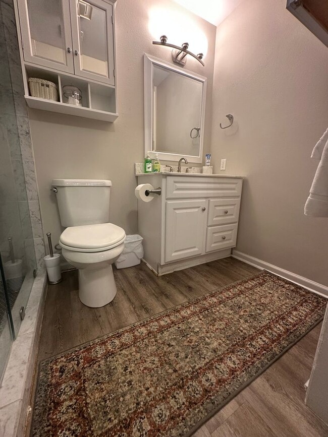 Photo - Beautiful Condo walking distance to Grand ...