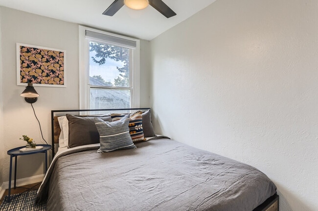 Photo - 1073 N Downing St Unidad ID1026245P