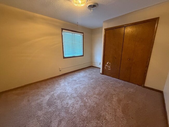 Photo - 2BR Urbana Apartment with New Appliances & Back Porch