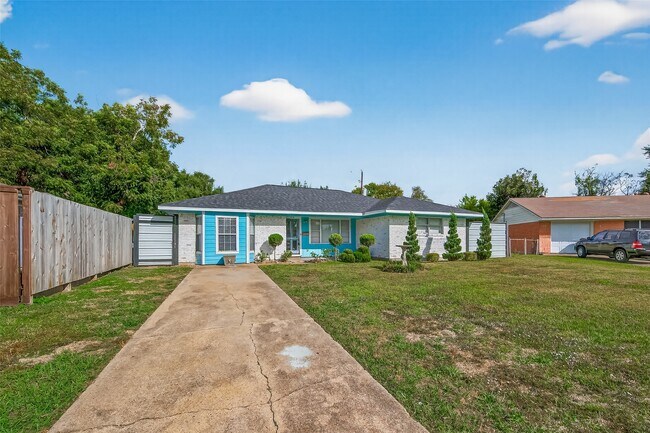 Photo - 515 E Janisch Rd