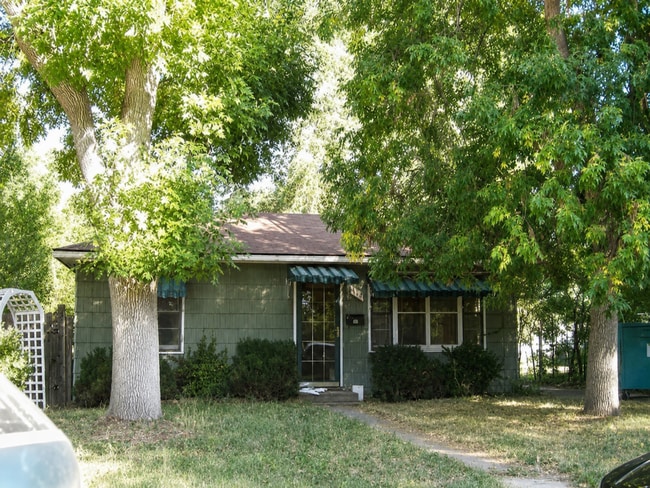 Building Photo - Character-Filled Home with Large Yard & Covered Patio