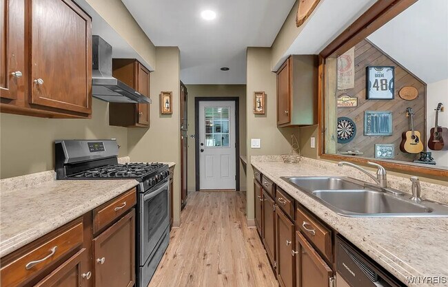 Photo - 28 Woodstock Rd