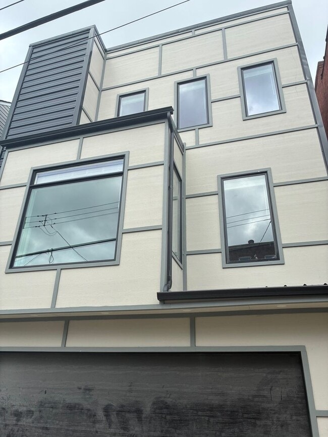 Extravagant New Construction in Polish Hil... - Extravagant New Construction in Polish Hil... Casa