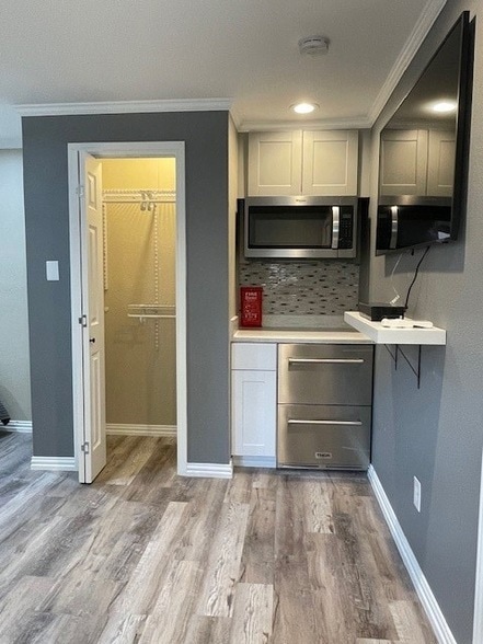 Photo - 2635 Ivandell Ave Unit B