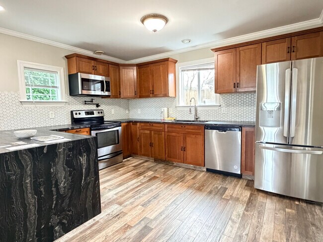 Photo - 1854 Hillcrest Ave