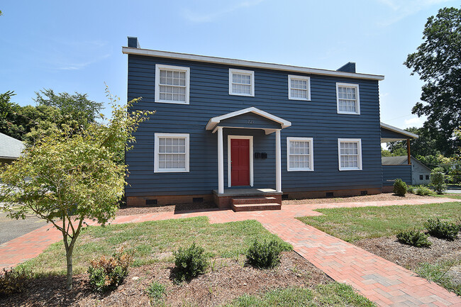 Front of house - 721 S Washington St Apartments Unit 2