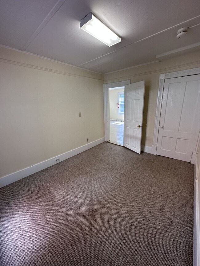 Photo - 9 Lakeview Terrace Unit APT 3