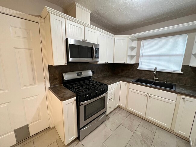 Photo - 2703 Thomas Ave