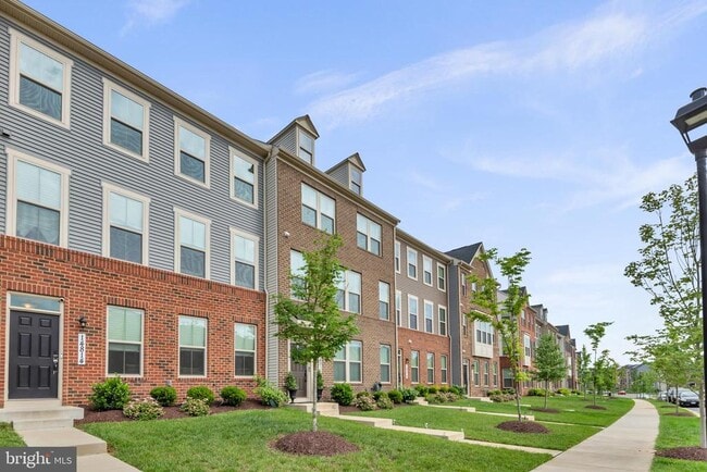 Photo - 14814 Townshend Ter Ave Townhome