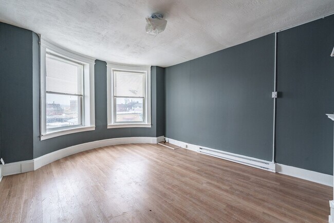 Photo - 173 Elm St Unidad 3LR