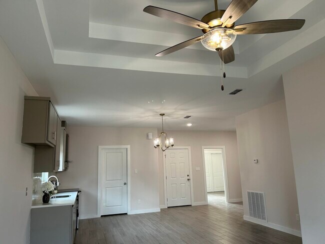 Photo - 1411 Los Estribos Dr