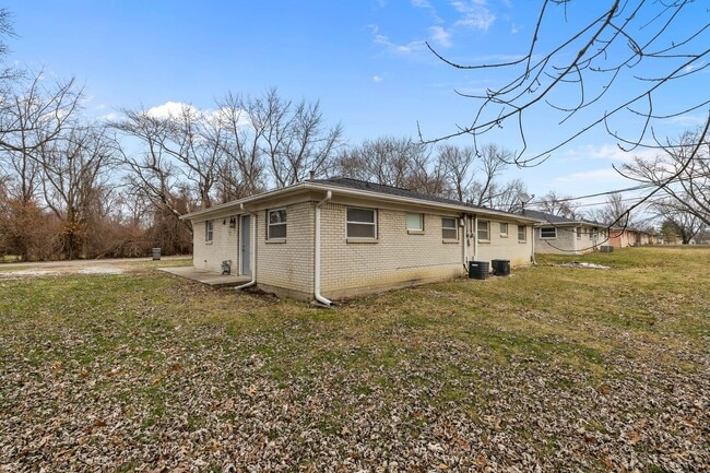 Photo - 2111-2113 Fairfax Road Unit 2113