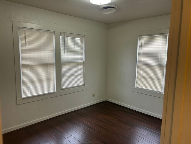 Photo - 1525 Harley Dr